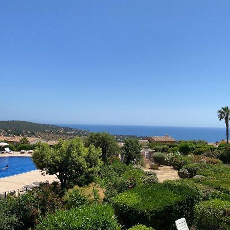 Appart. Vue Mer Avec Piscine - Golfe De St Tropez Ле Исамбр Екстериор снимка