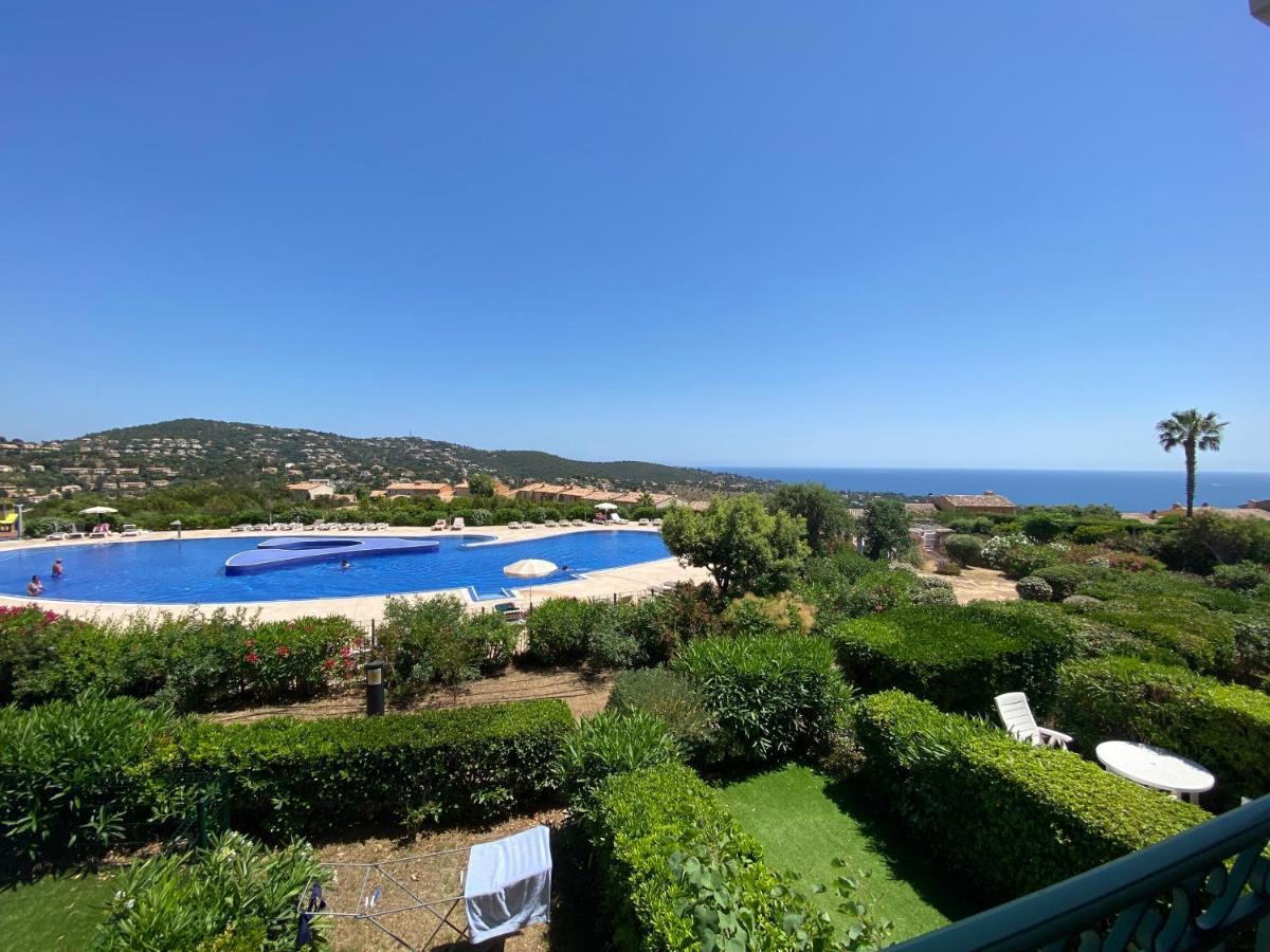 Appart. Vue Mer Avec Piscine - Golfe De St Tropez Ле Исамбр Екстериор снимка