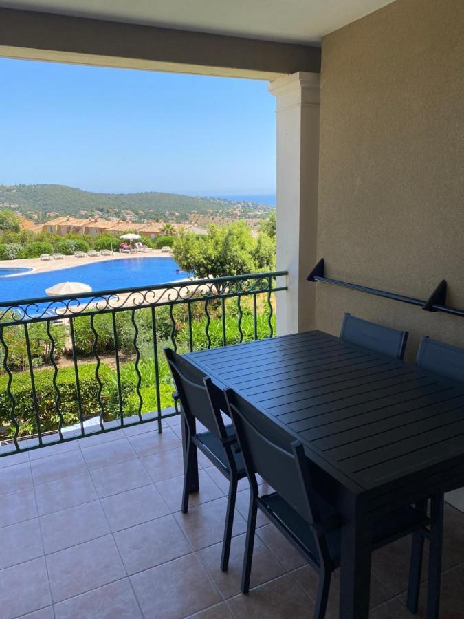 Appart. Vue Mer Avec Piscine - Golfe De St Tropez Ле Исамбр Екстериор снимка